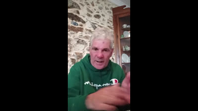 Ole sus cojones si señor con dos pares! El hombre perfecto  que necesitamos para salir como hienas a la calle!