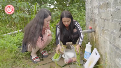 Beautiful girl Cooking: Phuong baby - BIG vs SMALL FOOD CHALLENGE 대왕 음식 챌린