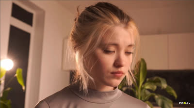 Blonde chaos loading… don't look away