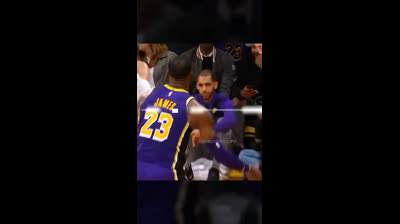 lloron james el mas torpe de la historia