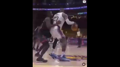 el llorn james y su 360 de mierda