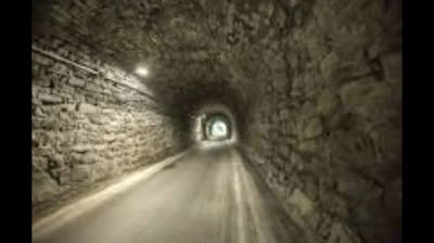 UN TUNEL ESTRECHO (CUMBIA)
