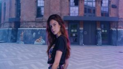 Sanne de Vries - „Halles Fenster zum All“ (Offizielles Musikvideo)