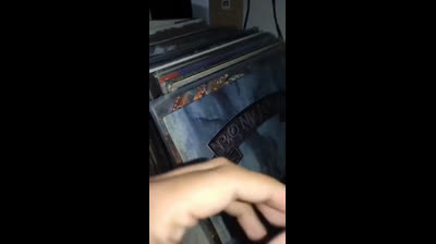 EL RITUAL DEL VINILO: PURO ACERO EN TU COLECCIÓN